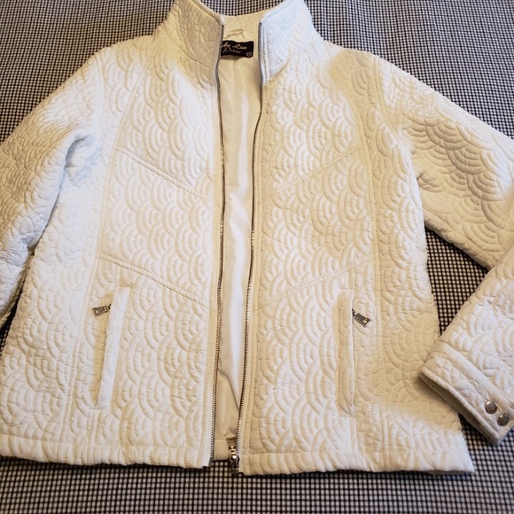 White Textured Jacket - Picture 2 of 4